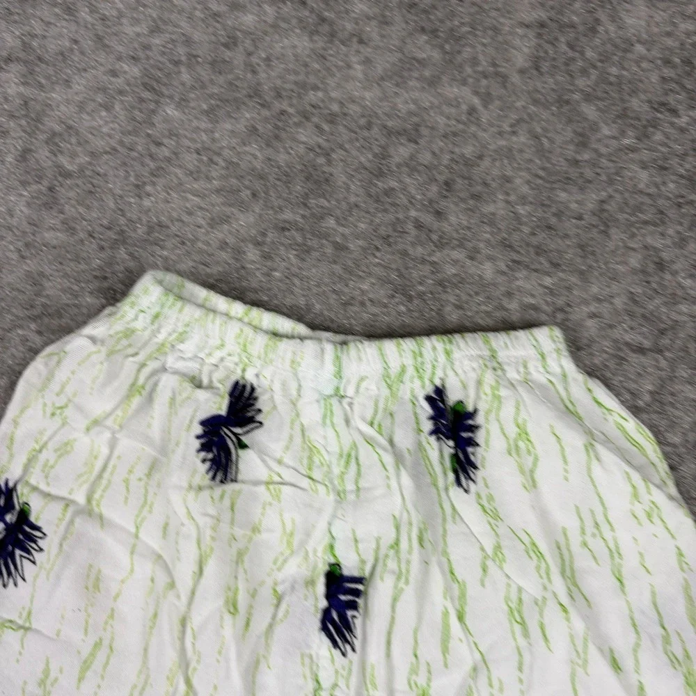 Vintage Boho Patterned Shorts Women Small‎ White Green Black Elastic Waist